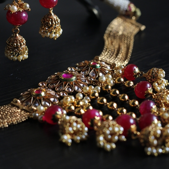 Choker and earrings set - Picture 3 of 5